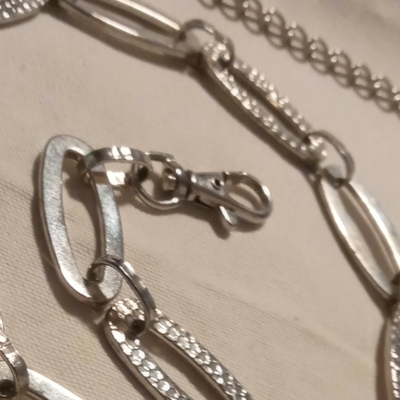 Kohl's chunky long link necklace 22+3 inches long. - Picture 4 of 4